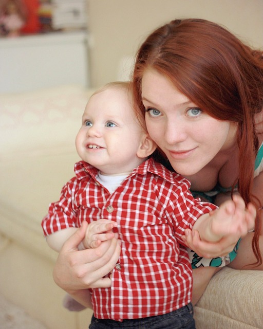 babysitter à domicile : le vôtre ou le sien ?