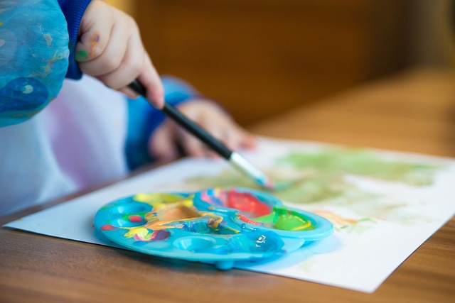 Peinture, dessin : quels bénéfices pour les enfants ?