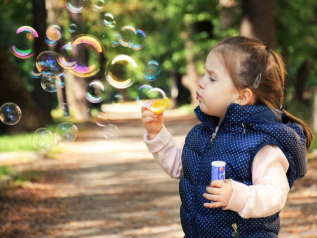 Les Signes révélateurs d'une excellente nounou pour les enfants : tout savoir !