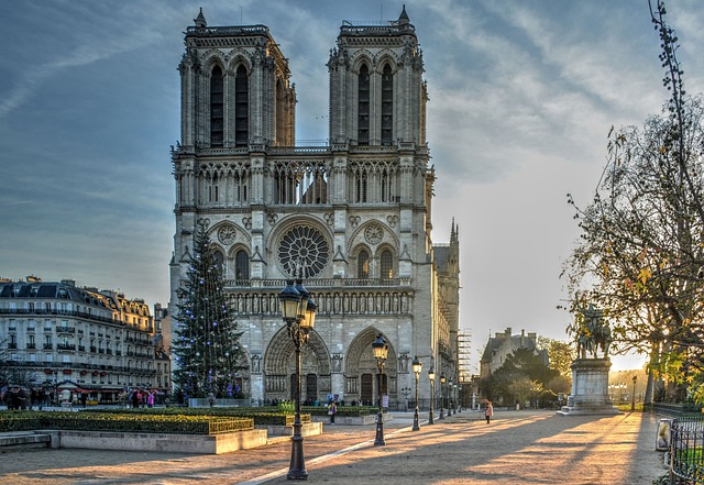 Garde d'enfants Paris 4 : tout savoir pour trouver sa nounou Paris 4 !