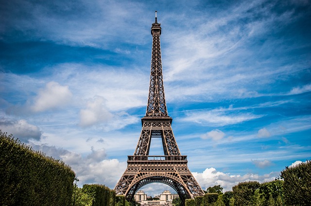 Garde d'enfants Paris 7 : tout savoir pour trouver sa nounou à Paris 7e arrondissement !